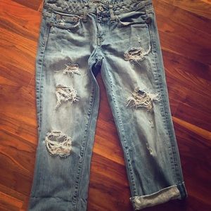 American Eagle “Boy Fit” capris